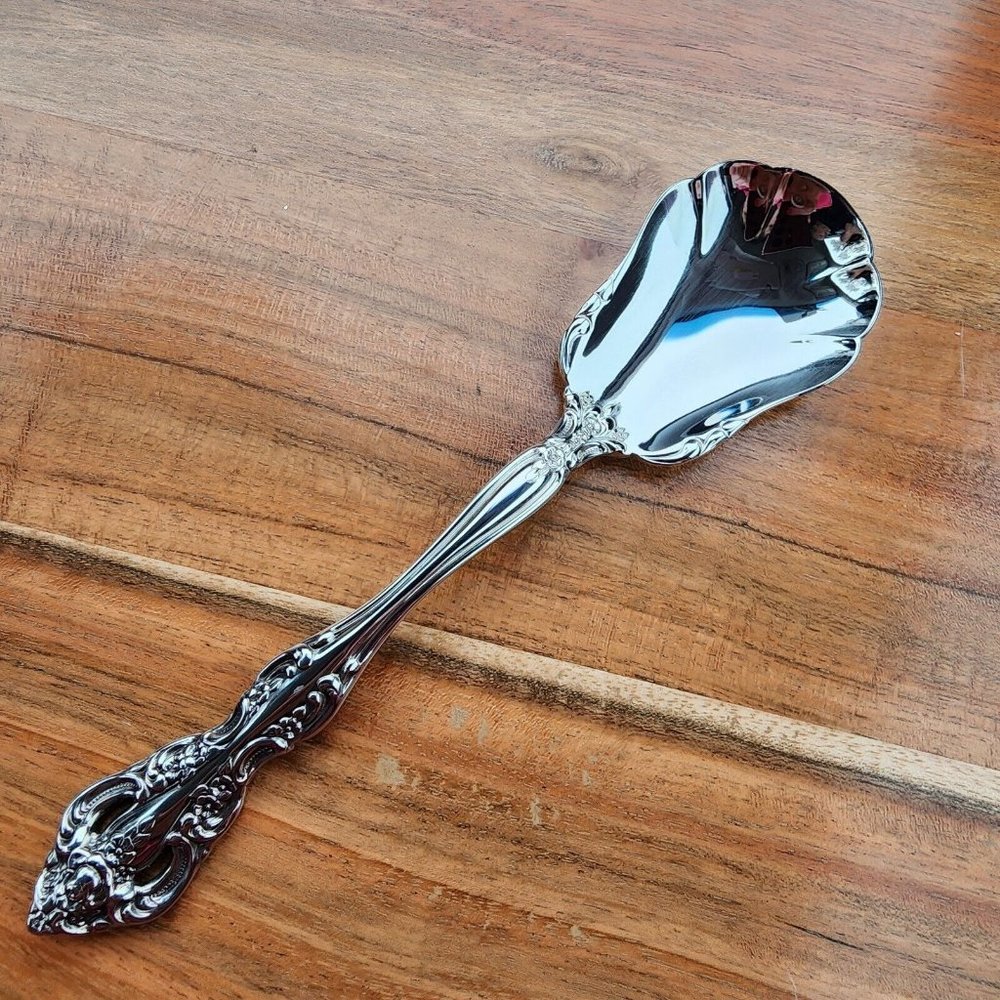 Oneida Michelangelo Stainless Shell Sugar Spoon 6" heirloom glossy